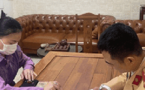 Nữ tài xế vi phạm nồng độ cồn kịch khung ở Hà Nội nộp phạt 46 triệu đồng
