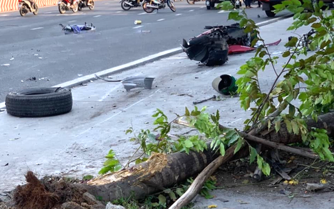 Ô tô tông hàng loạt xe máy ở Bình Dương, 5 người thương vong