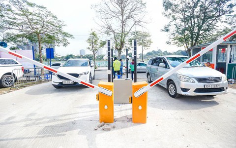 Hà Nội thu phí trông xe không dùng tiền mặt từ 1/4