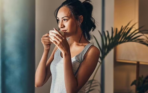 Tránh ngay 3 loại đồ uống khiến làn da của bạn trông già hơn, loại số 3 nhiều người vẫn uống hàng ngày