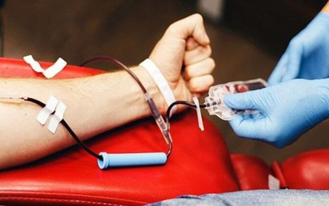 Chàng trai đột tử, bố xem giấy tờ phát hiện con hiến máu 16 lần trong 8 tháng