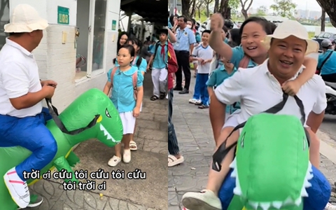 Ông bố hài hước nhất cõi mạng tái xuất, hóa thân thành khủng long đón con gái trước cổng trường, bạn bè siêu ngưỡng mộ
