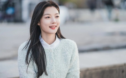 Làn sóng tẩy chay phim của Kim Yoo Jung dâng cao: Nhận bão 1 sao cùng vô số phản hồi tiêu cực