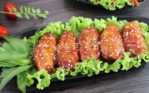 Đãi cả gia đình món gà chiên me đậm vị, ăn cùng cơm thì ngon hết biết
