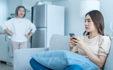 Bắt con dâu phải ly hôn vì hiếm muộn, ngày gặp ở viện sản mẹ chồng cũ chết lặng khi chứng kiến điều này