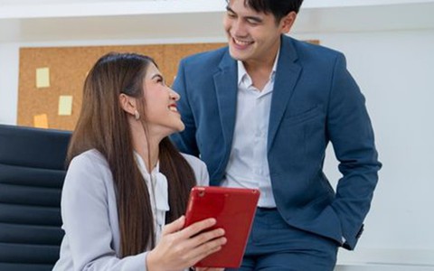 Bất ngờ lý do đàn ông có vợ vẫn 'thả thính' phụ nữ khác