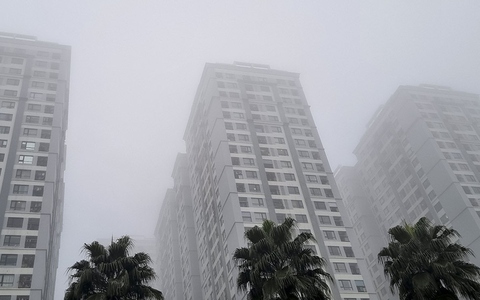 Sương mù dày đặc, chỉ số ô nhiễm không khí ở Hà Nội cao nhất thế giới