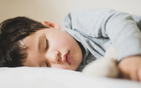 Thói quen ngủ của con trai khi lớn lên khiến người mẹ nhận ra một "nhược điểm không ngờ tới"