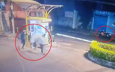 [CLIP] Hai bảo vệ chung cư bị đối tượng dùng dao tấn công