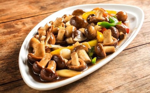 Những thực phẩm này hâm lại có thể thành 'thuốc độc'