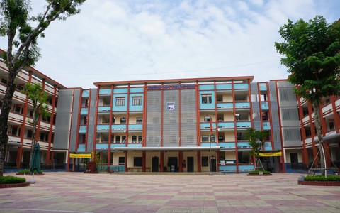 Điểm danh các trường THPT công lập ở quận đông dân nhất Hà Nội: Năm ngoái điểm chuẩn đầu vào thấp nhất là 37,25