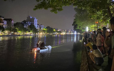 Hải Dương: Xe ô tô lao xuống sông, người đàn ông tử nạn