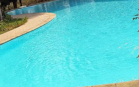 Cháu bé 5 tuổi tử vong ở hồ bơi trong homestay