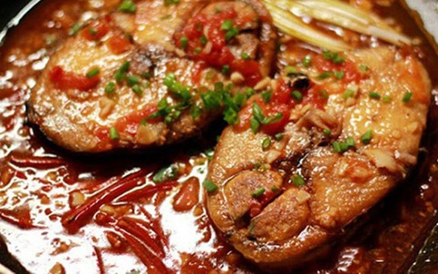 Cách làm cá kho cà chua thơm ngon đậm đà cho bữa cơm gia đình