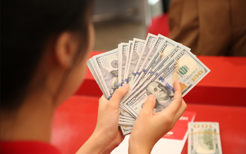 Giá USD tự do, USD ngân hàng đồng loạt tăng mạnh