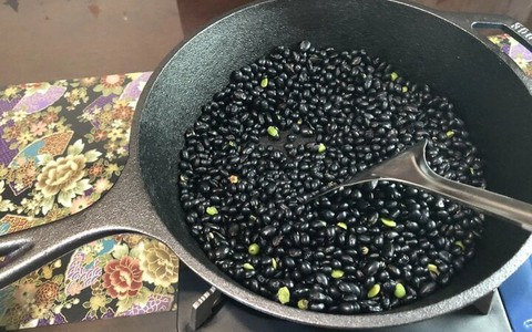 Uống nước đỗ đen rang mỗi ngày có tốt?