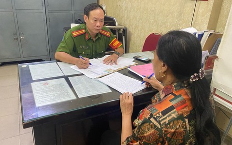 Người phụ nữ bán 3 quả dứa giá 500.000 đồng đã trình diện Công an