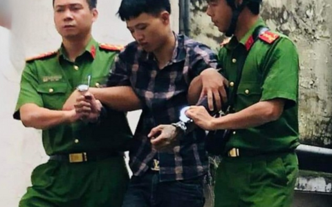 Bắt tên trộm đột nhập vào nhà dân nằm ngủ chờ "thời cơ" trộm cắp tài sản