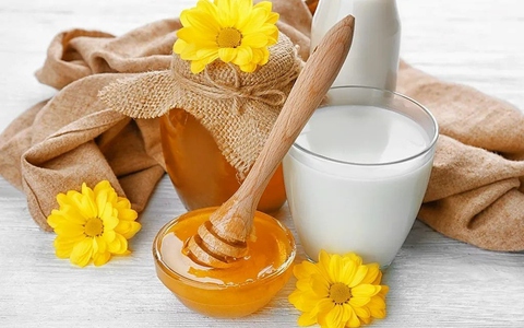 Kết hợp sữa với mật ong tốt cho sức khỏe nhưng sử dụng thế nào mới hiệu quả?