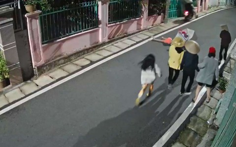 Vụ xe máy tông bé gái rồi bỏ chạy: Người nhà tiết lộ sức khỏe nạn nhân