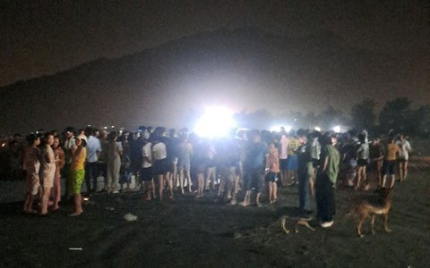 Cháu bé 6 tuổi mất tích: Gia đình đưa thi thể từ Đà Nẵng về Lăng Cô an táng