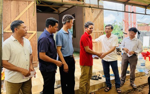 Đi đám cưới về, hai mẹ con bị rơi xuống suối tử vong