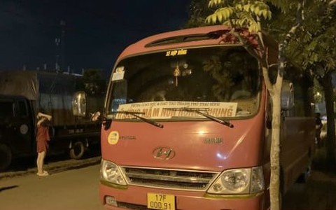 Xác minh sự việc bé trai bị bỏ quên trên xe đưa đón học sinh ở Thái Bình