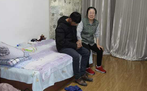 Con trai đi làm 6 năm gửi 5,2 tỷ nhờ mẹ cất két nhưng bị mất: Kiểm tra camera thì "câm nín" hoàn toàn