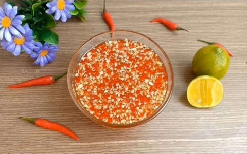 Mách chị em cách làm nước mắm chua ngọt đậm đà