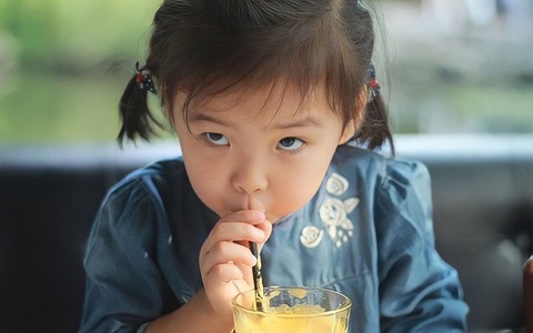 Nếu con có 4 dấu hiệu “hư hỏng” này thì cha mẹ nên lưu ý: Nhiều đứa trẻ đã trở thành "nạn nhân"