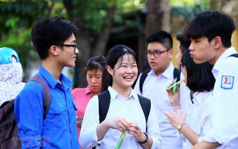 Cho con vào trường chuyên bằng mọi giá: Sức hấp dẫn do "ngon-bổ-rẻ"?