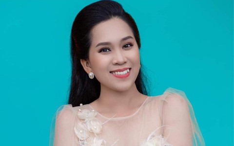 Ca sĩ Hồng Phượng lên tiếng về thông tin bồi thường 1 tỉ do khách ngộ độc