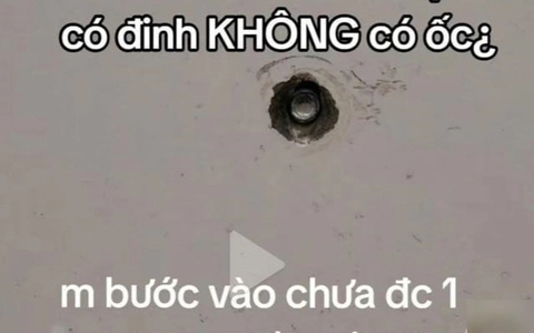 Chiếc đinh ốc biết "động đậy" trong phòng thay đồ ở bãi biển khiến cô gái hoảng hồn, có bí mật đen tối phía sau?