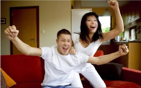 Nghĩ đến những thứ vợ bày ra để thức đêm cháy hết mình trong trận Tây Ban Nha và Croatia mà tôi lo không tài nào chợp mắt được