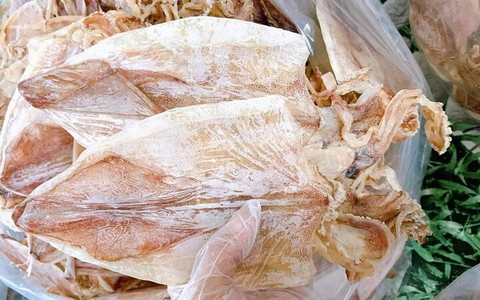 Mua mực khô nên chọn con to hay con nhỏ?