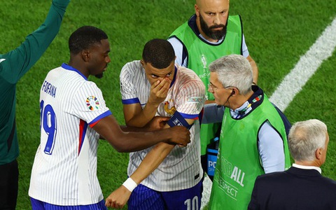 Euro 2024: Kylian Mbappe gẫy xương mũi, nhập viện phẫu thuật khẩn cấp