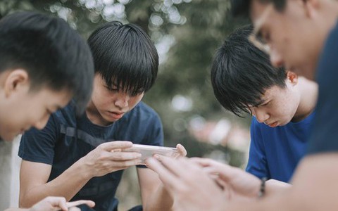 Cha mẹ nên làm gì khi con nghiện game?