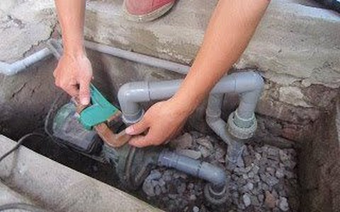 Phát hiện dòng nước lạ khi sửa ống nước công cộng, công an điều tra đối tượng “dùng chùa” hơn 2234m3 nước suốt 8 năm, thiệt hại 84 triệu đồng