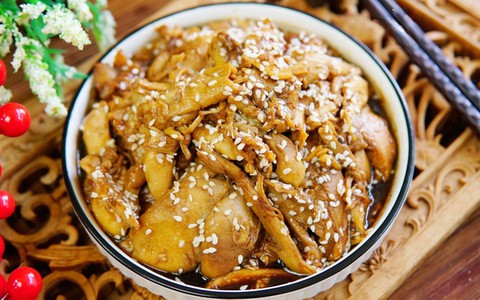 Bữa cơm mùa hè làm ngay món ăn này: Nhanh trong "chớp mắt" và phần nước sốt trộn cùng cơm thì ngon vô cùng!