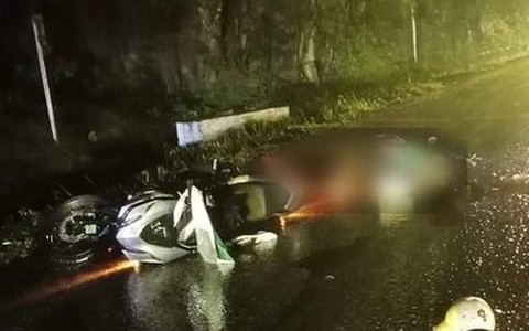 Va chạm xe tải, đôi nam nữ trẻ tuổi đi xe máy tử vong