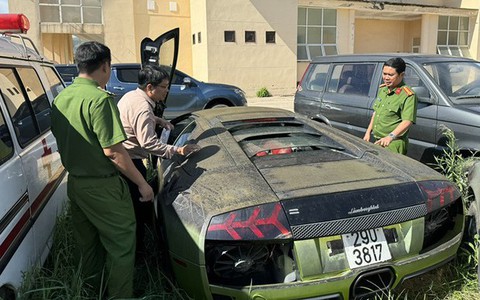 Tiêu huỷ hai siêu xe Lamborghini và G63 nhập lậu