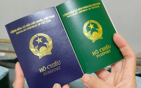 Vì sao nhiều người đến sân bay mới biết bị cấm xuất cảnh?