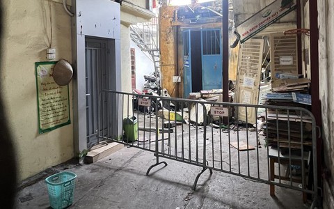 Quận Đống Đa chỉ đạo "nóng" về sự cố sụt lún giếng khoan ở ngõ Văn Chương