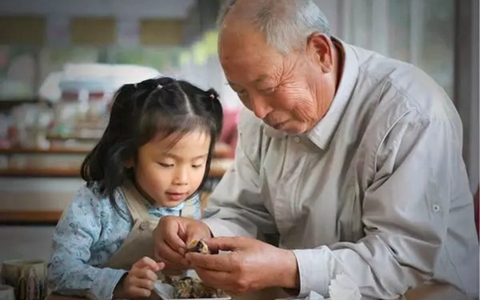 Đứa con hiếu thảo thường xuyên nói 3 câu này với cha mẹ