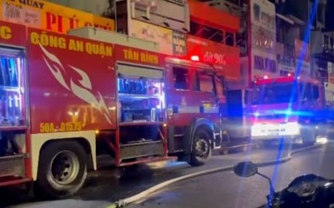 Điều tra nguyên nhân vụ cháy nhà trong hẻm, nhiều tài sản bị thiêu rụi
