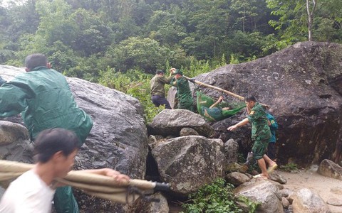 Người đàn ông may mắn sống sót sau 4 ngày bị rơi xuống vực