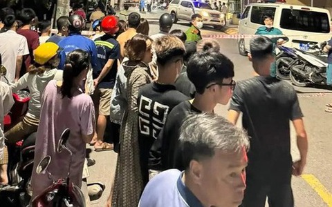 Ghen vô cớ, chồng dùng tua-vít đâm vợ