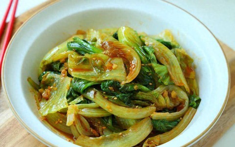 Muốn giảm cân mà vẫn cung cấp đủ dưỡng chất, hãy thường xuyên ăn rau này với tỏi: Vừa tốt cho tiêu hóa lại đẹp da