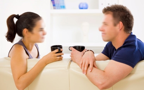 Đưa mẹ chồng đi du lịch cùng, chỉ có 4 ngày mà bà làm anh trưởng phòng kém 6 tuổi của công ty tôi đổ gục