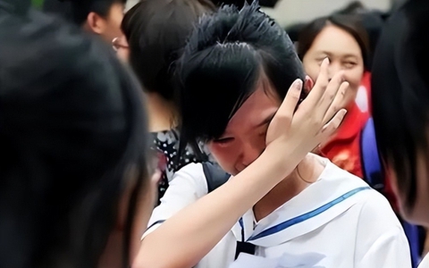 Nữ sinh 2k6 quên làm một điều gây ảnh hưởng đến tương lai, lên mạng than thở để tìm sự đồng cảm ai dè bị phản ứng ngược